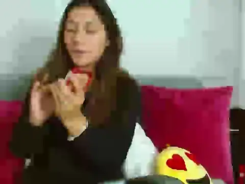Violet Donell online show from May 14, 1:12 am