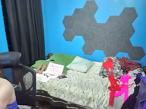 Snapshot of MachoPutito chatting on September 27, 5:23 am MachoPutito online show from September 27, 5:23 am