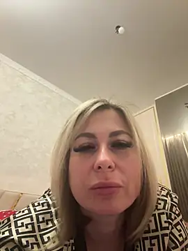 peach widow online show from April 22, 7:04 pm