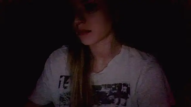Alisa Swan  online show from April 1, 6:49 pm
