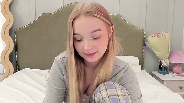 -mimi-mia- online show from April 24, 8:55 pm