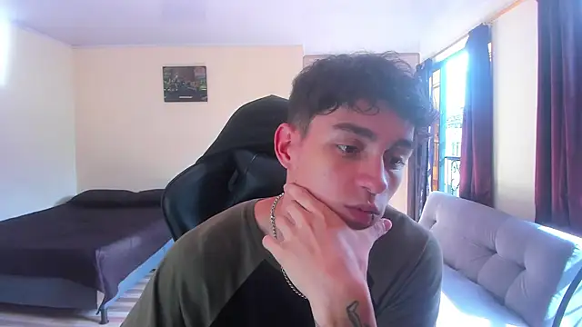 Luke Chill online show from April 10, 1:38 pm