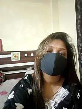 Snapshot of SluttySonam chatting on April 5, 4:53 am SluttySonam online show from April 5, 4:53 am