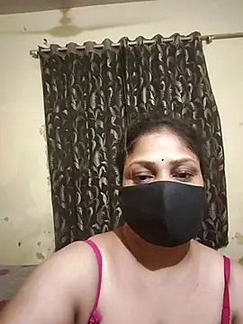 Snapshot of SluttySonam chatting on April 17, 5:38 pm SluttySonam online show from April 17, 5:38 pm