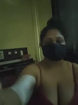 Snapshot of SluttySonam chatting on May 15, 4:41 am SluttySonam online show from May 15, 4:41 am
