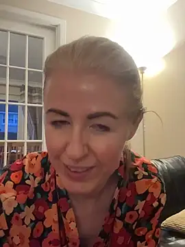 Laylaskyexx online show from April 10, 5:01 am