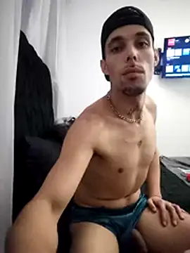 JauriBigClouds online show from April 20, 1:14 pm