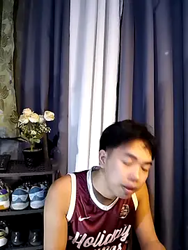 urNaugthy JndxzZ online show from April 22, 11:01 am