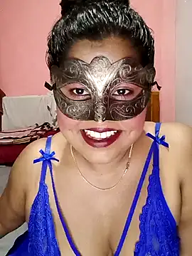Snapshot of Maskedcurves chatting on May 6, 6:08 am Maskedcurves online show from May 6, 6:08 am