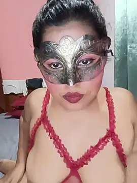 Maskedcurves online show from June 30, 2:40 pm