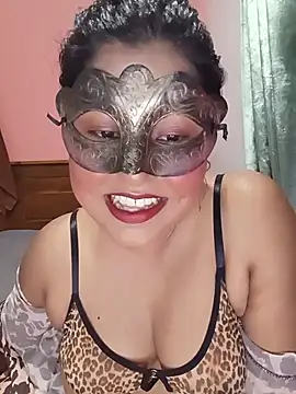 Maskedcurves online show from July 19, 3:16 pm