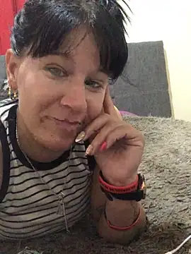 Laacoluu online show from April 5, 6:38 pm