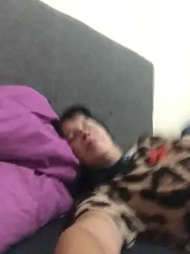 Laacoluu online show from April 16, 4:35 am