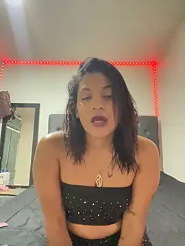 Emily Gaez online show from April 7, 8:20 pm