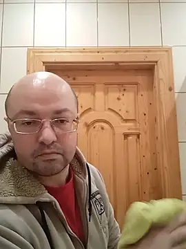 Snapshot of Luceriusbigass chatting on December 13, 3:54 pm Luceriusbigass online show from December 13, 3:54 pm