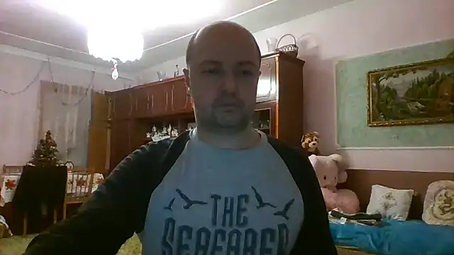 Snapshot of Luceriusbigass chatting on December 18, 5:00 pm Luceriusbigass online show from December 18, 5:00 pm