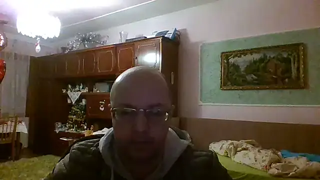 Snapshot of Luceriusbigass chatting on February 14, 3:58 pm Luceriusbigass online show from February 14, 3:58 pm