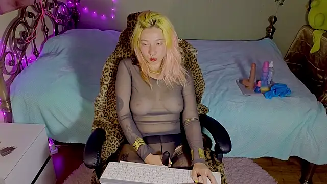 Sansarella online show from April 28, 6:24 pm