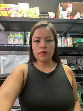 MIA ROSSEEE online show from May 31, 2:02 pm
