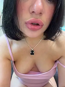 LucyHotty  online show from June 4, 7:58 am