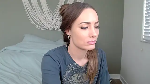 sireneyesonly online show from April 24, 8:11 pm