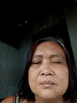 jeanyummytits online show from May 3, 4:07 am