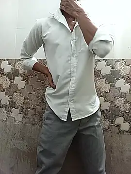 Snapshot of itsmemadhu2019 chatting on May 20, 8:04 pm itsmemadhu2019 online show from May 20, 8:04 pm