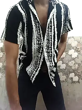 Snapshot of itsmemadhu2019 chatting on May 23, 1:04 pm itsmemadhu2019 online show from May 23, 1:04 pm