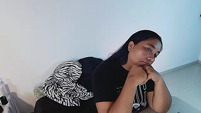 cristycurvy 02 online show from April 15, 8:42 pm