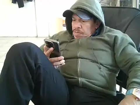 Snapshot of Oskr2024XXX chatting on February 2, 9:23 pm Oskr2024XXX online show from February 2, 9:23 pm