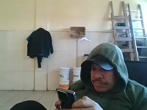 Snapshot of Oskr2024XXX chatting on February 10, 3:32 pm Oskr2024XXX online show from February 10, 3:32 pm