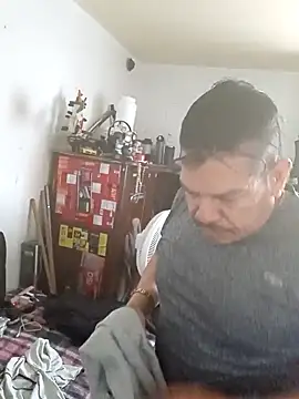 Snapshot of Oskr2024XXX chatting on February 13, 11:58 pm Oskr2024XXX online show from February 13, 11:58 pm