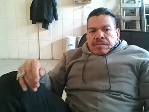 Snapshot of Oskr2024XXX chatting on February 14, 8:15 pm Oskr2024XXX online show from February 14, 8:15 pm