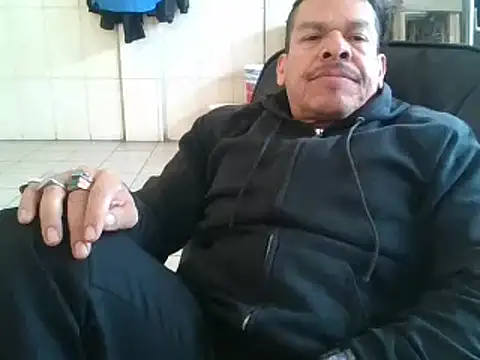 Snapshot of Oskr2024XXX chatting on February 18, 7:41 pm Oskr2024XXX online show from February 18, 7:41 pm