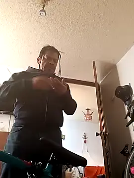 Snapshot of Oskr2024XXX chatting on March 12, 2:12 pm Oskr2024XXX online show from March 12, 2:12 pm