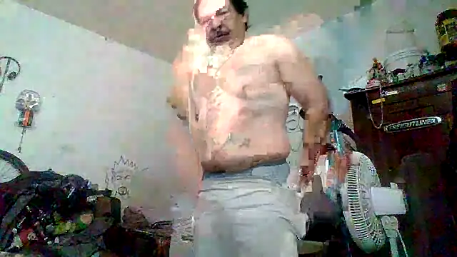 Snapshot of Oskr2024XXX chatting on October 15, 7:36 pm Oskr2024XXX online show from October 15, 7:36 pm