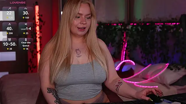 LisaLove3 online show from May 9, 8:08 am