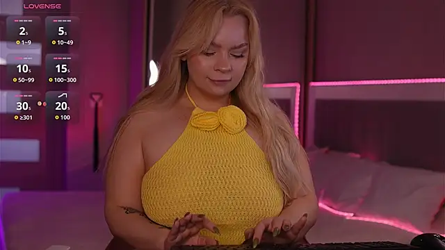 LisaLove3 online show from May 17, 8:01 am