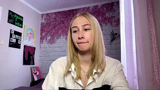 CozyPeonyy online show from April 15, 12:56 pm