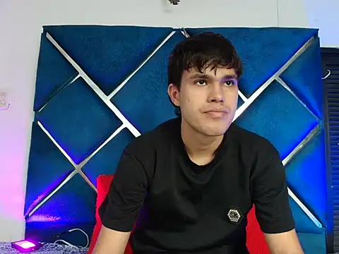EdwinBoys online show from May 2, 1:16 pm