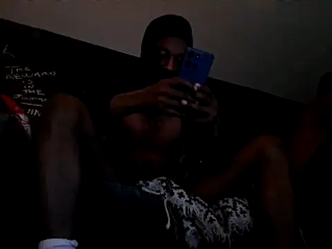 SkinnnyBlack online show from April 21, 5:03 am