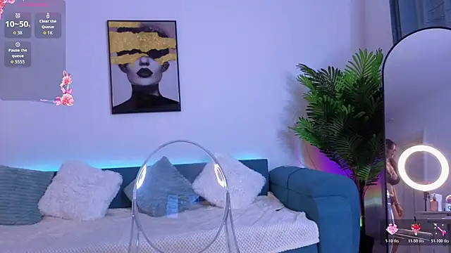 RebeccaSinXX online show from June 2, 7:10 am