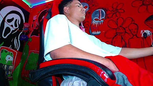 Nikkithebeastx online show from April 21, 2:51 am