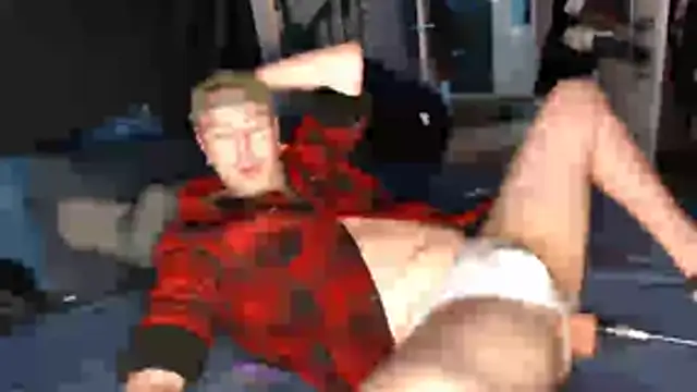 Snapshot of ZackChambersxxx chatting on December 22, 1:41 pm ZackChambersxxx online show from December 22, 1:41 pm