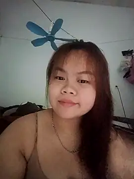 Snapshot of Truxcy1 chatting on April 23, 12:34 am Truxcy1 online show from April 23, 12:34 am