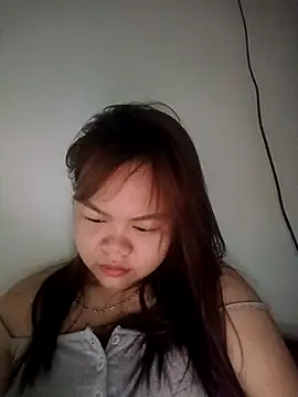 Snapshot of Truxcy1 chatting on April 25, 10:18 am Truxcy1 online show from April 25, 10:18 am