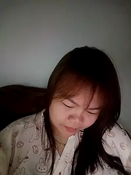 Snapshot of Truxcy1 chatting on May 2, 2:11 pm Truxcy1 online show from May 2, 2:11 pm