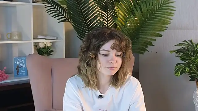 DetraBolen online show from April 21, 9:37 am