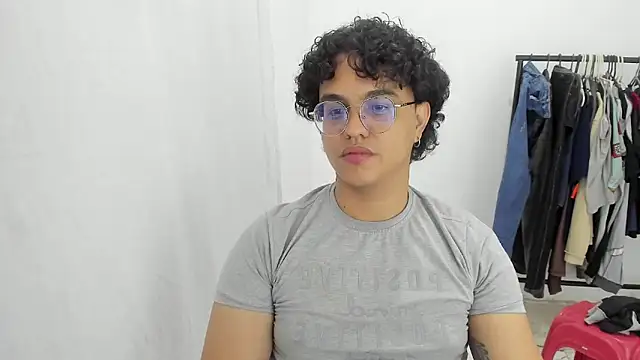 Donatello versus online show from April 21, 2:51 am