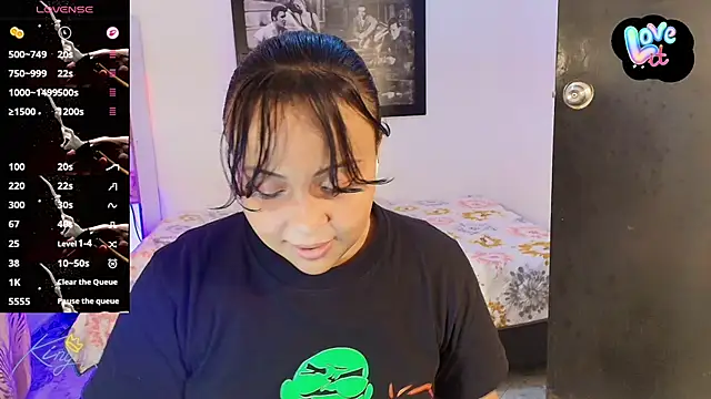 Snapshot of _eilish_ chatting on April 28, 8:25 pm eilish online show from April 28, 8:25 pm